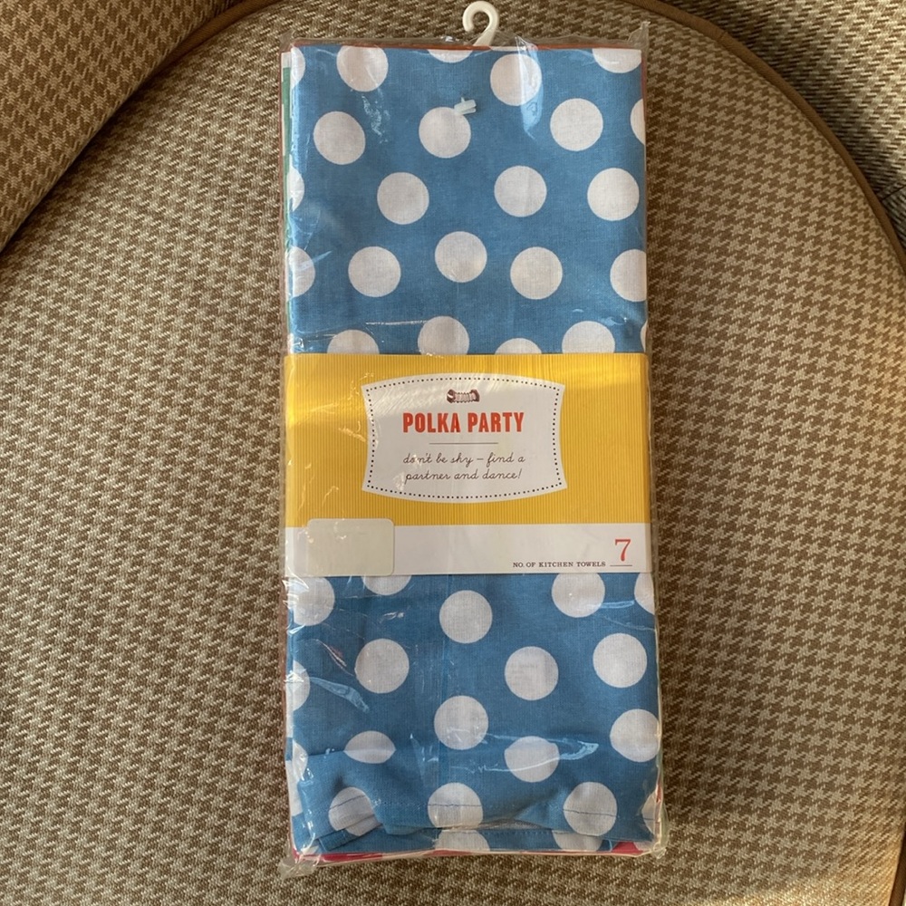 Polka Party kitchen towels, package of 7 various colors, in packaging